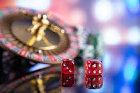 Antarmuka permainan Mega Wheel puncakwd dengan roda kasino dan tampilan dealer langsung
